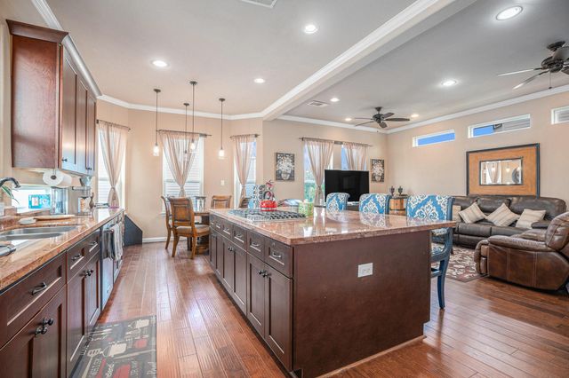 1333 N Meyer Avenue, Seabrook, TX 77586