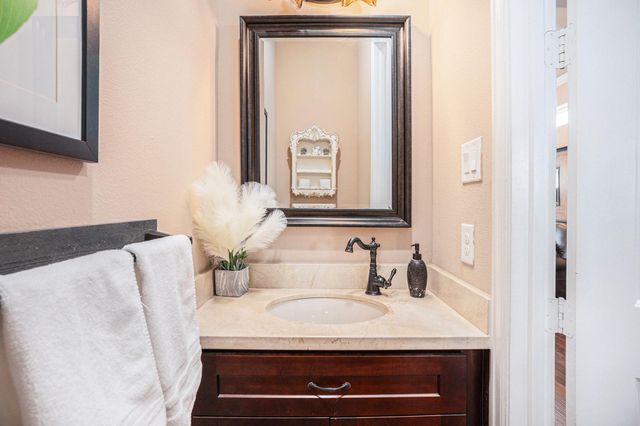 1333 N Meyer Avenue, Seabrook, TX 77586