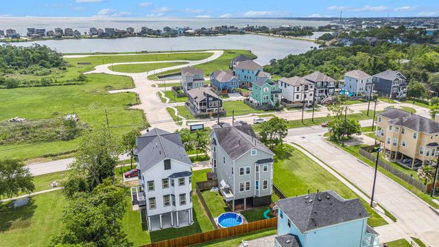 1333 N Meyer Avenue, Seabrook, TX 77586