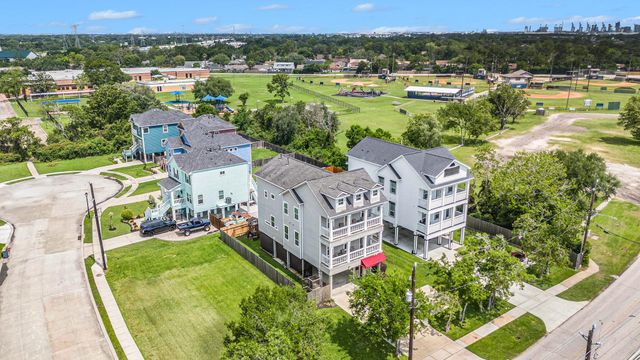 1333 N Meyer Avenue, Seabrook, TX 77586