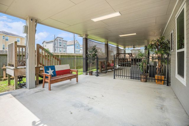 1333 N Meyer Avenue, Seabrook, TX 77586