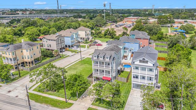 1333 N Meyer Avenue, Seabrook, TX 77586