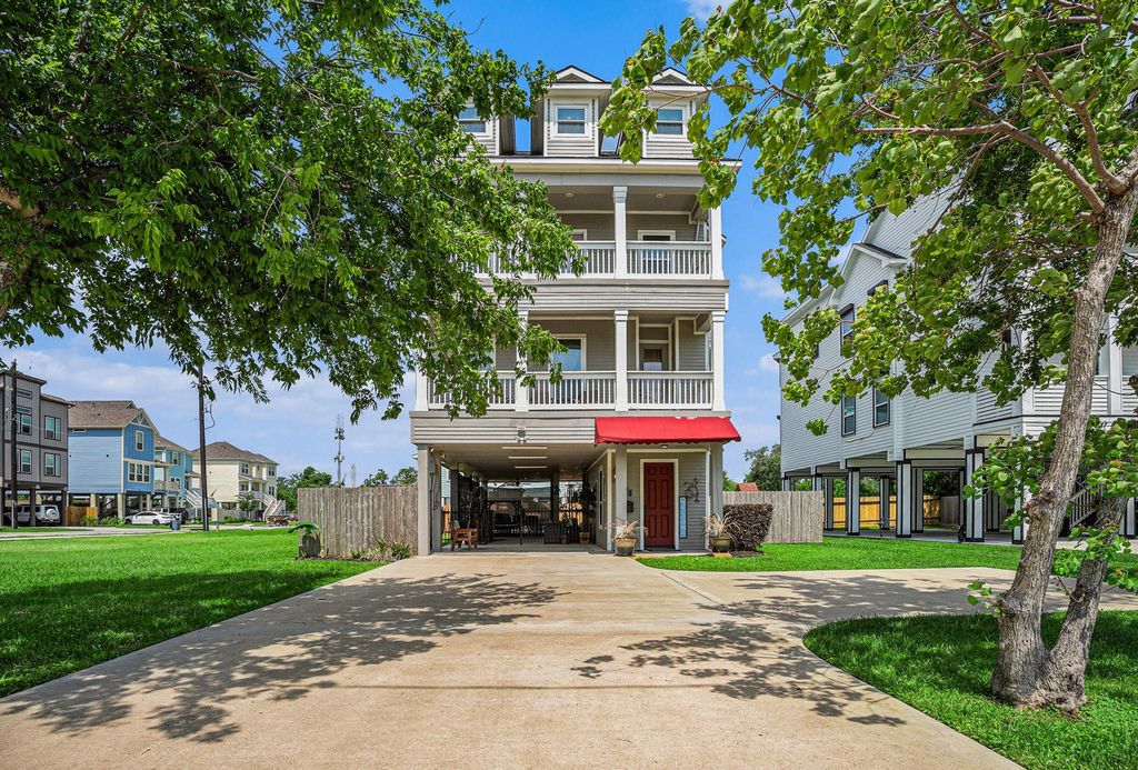 1333 N Meyer Avenue, Seabrook, TX 77586