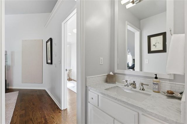 206 South Shore Drive, Lake Winnebago, MO 64034