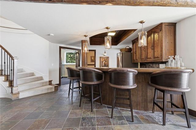 206 South Shore Drive, Lake Winnebago, MO 64034