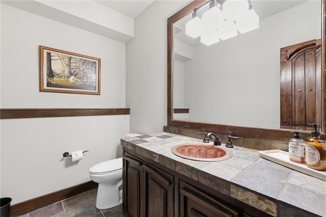 206 South Shore Drive, Lake Winnebago, MO 64034