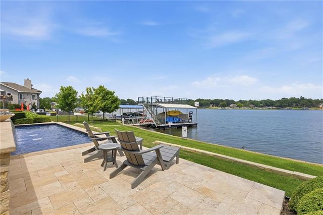 206 South Shore Drive, Lake Winnebago, MO 64034