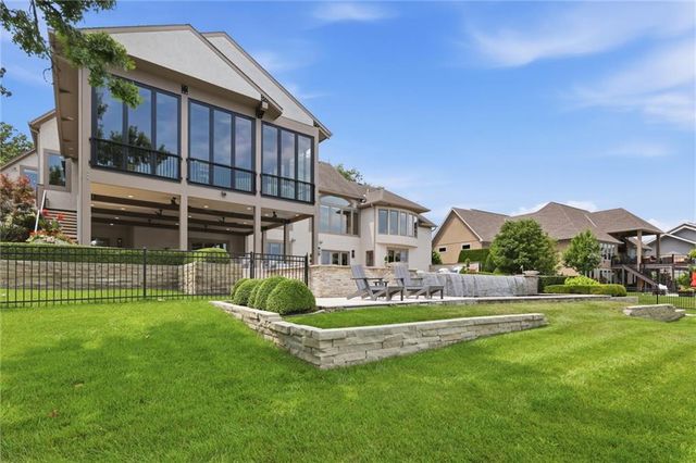 206 South Shore Drive, Lake Winnebago, MO 64034
