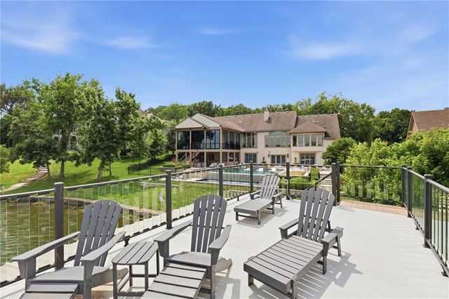 206 South Shore Drive, Lake Winnebago, MO 64034