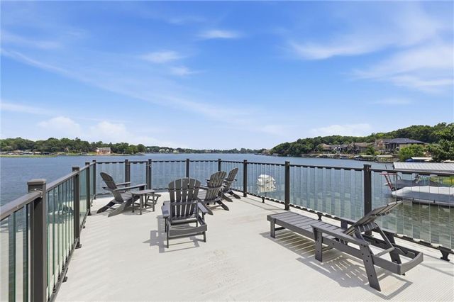 206 South Shore Drive, Lake Winnebago, MO 64034