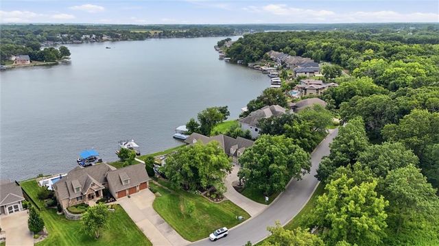 206 South Shore Drive, Lake Winnebago, MO 64034