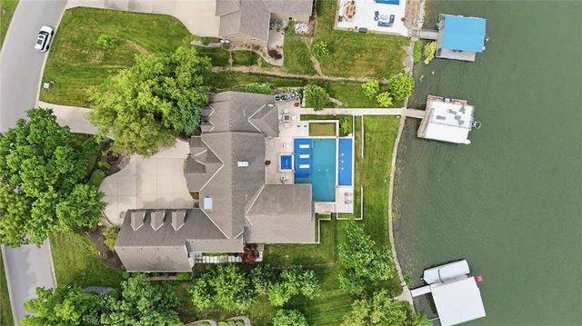 206 South Shore Drive, Lake Winnebago, MO 64034