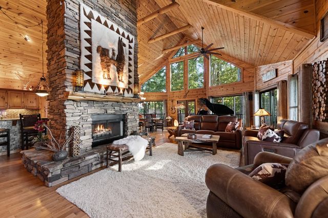 168 Rabbit Ridge Road, Morganton, GA 30560