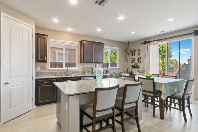 2126 Yellow Rose Cir, Fairfield, CA 94534