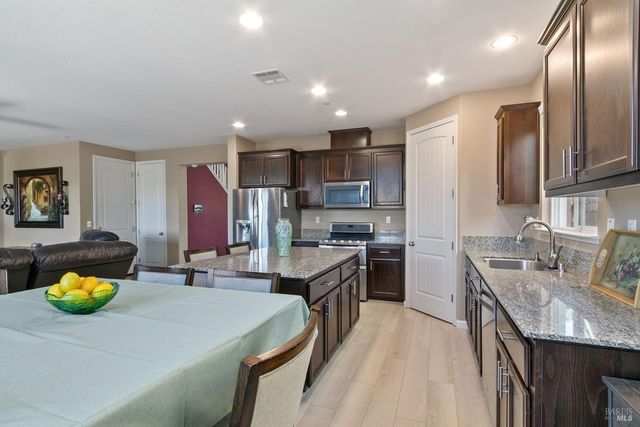 2126 Yellow Rose Cir, Fairfield, CA 94534