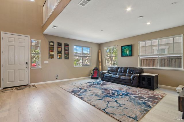 2126 Yellow Rose Cir, Fairfield, CA 94534