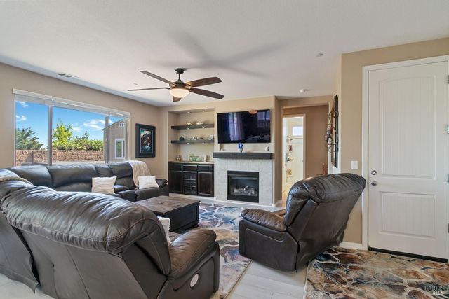 2126 Yellow Rose Cir, Fairfield, CA 94534