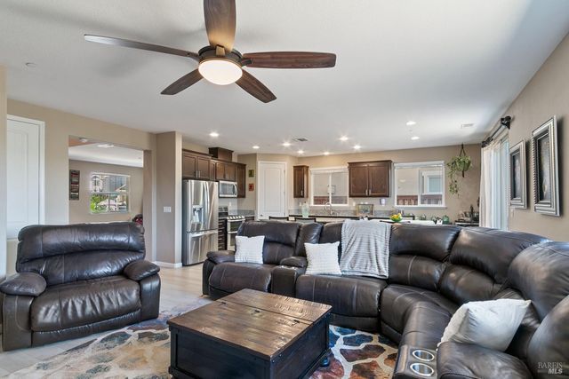 2126 Yellow Rose Cir, Fairfield, CA 94534