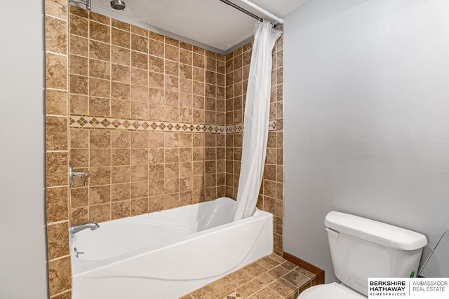 1947 NW 54th Street, Lincoln, NE 68528