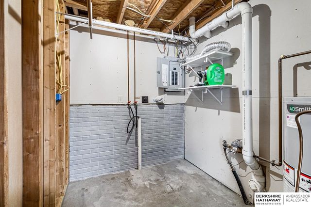 1947 NW 54th Street, Lincoln, NE 68528