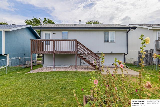 1947 NW 54th Street, Lincoln, NE 68528