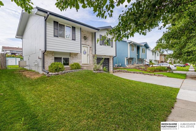 1947 NW 54th Street, Lincoln, NE 68528
