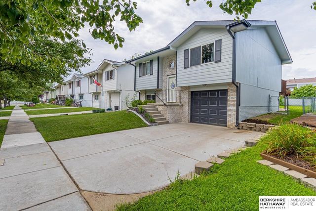 1947 NW 54th Street, Lincoln, NE 68528