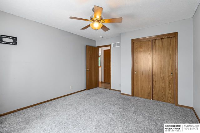 1947 NW 54th Street, Lincoln, NE 68528