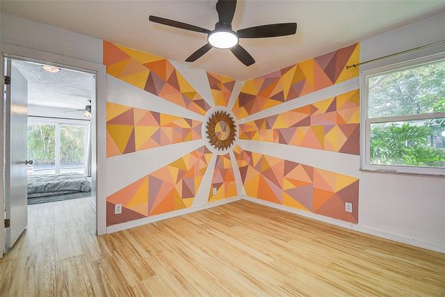 1509 CANTERBURY ROAD N, St Petersburg, FL 33710