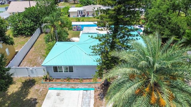 1509 CANTERBURY ROAD N, St Petersburg, FL 33710