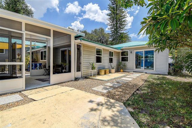 1509 CANTERBURY ROAD N, St Petersburg, FL 33710