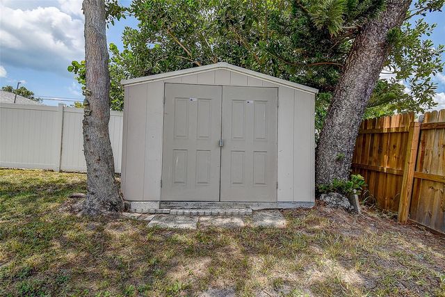 1509 CANTERBURY ROAD N, St Petersburg, FL 33710