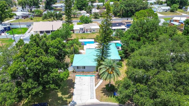 1509 CANTERBURY ROAD N, St Petersburg, FL 33710
