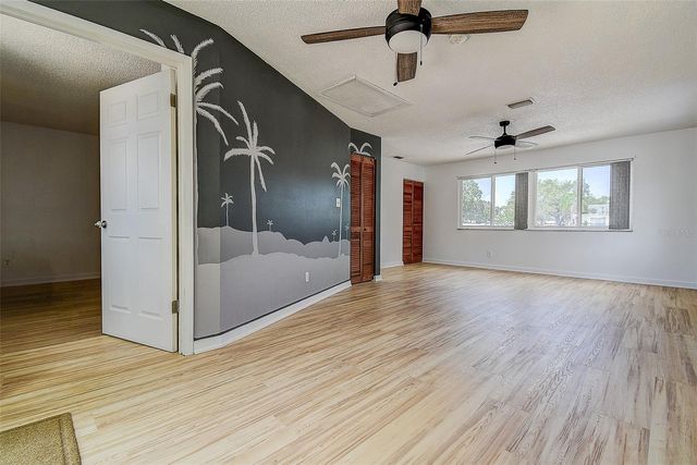 1509 CANTERBURY ROAD N, St Petersburg, FL 33710