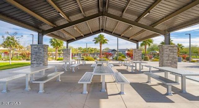 8840 W COLTER Street, Glendale, AZ 85305
