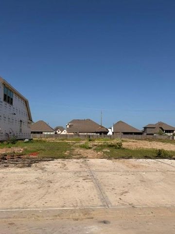 737 Eagle Ford Lane, League City, TX 77573
