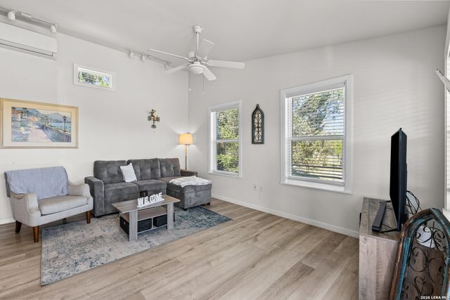 130 SCENIC VIEW DR, Spring Branch, TX 78070