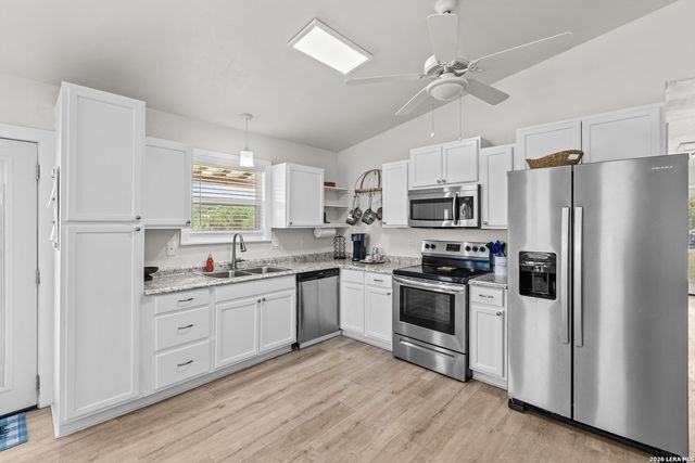 130 SCENIC VIEW DR, Spring Branch, TX 78070