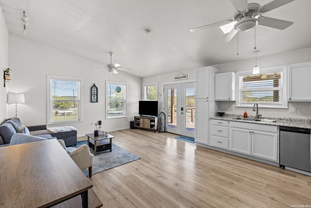 130 SCENIC VIEW DR, Spring Branch, TX 78070