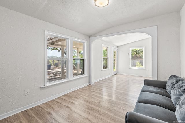 130 SCENIC VIEW DR, Spring Branch, TX 78070