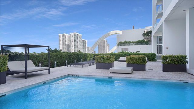 1040 W Biscayne Boulevard 1206, Miami, FL 33132