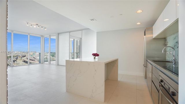 1040 W Biscayne Boulevard 1206, Miami, FL 33132