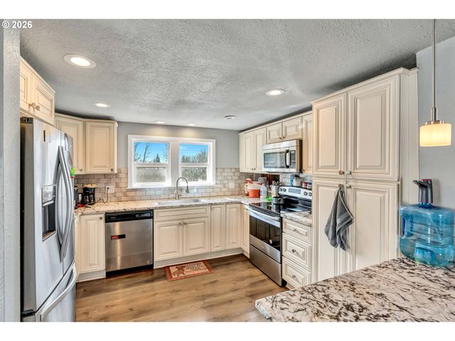 2907 COLUMBIA HEIGHTS Rd, Longview, WA 98632