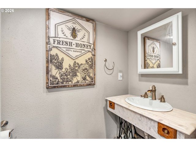 2907 COLUMBIA HEIGHTS Rd, Longview, WA 98632