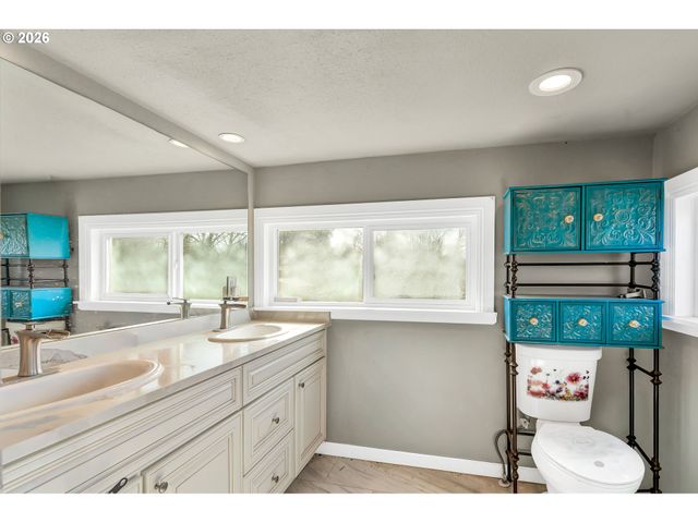 2907 COLUMBIA HEIGHTS Rd, Longview, WA 98632