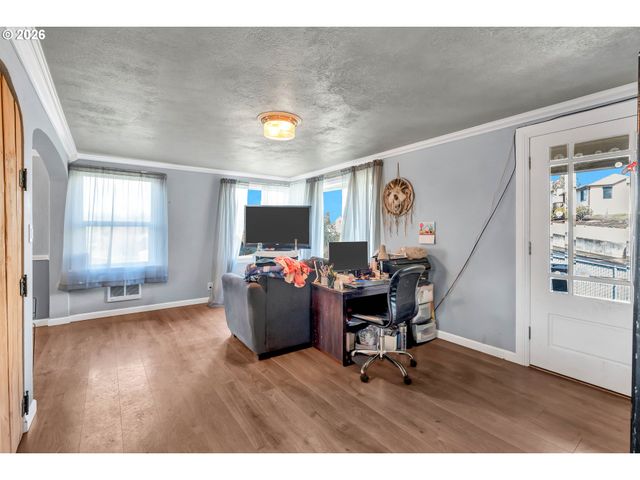 2907 COLUMBIA HEIGHTS Rd, Longview, WA 98632