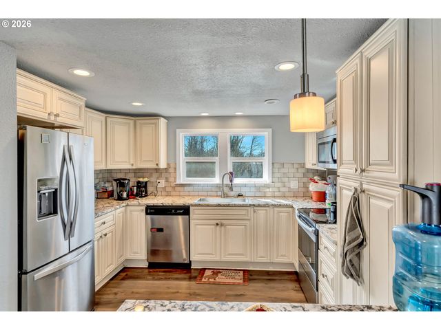 2907 COLUMBIA HEIGHTS Rd, Longview, WA 98632