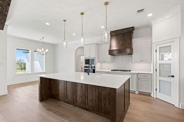 737 Burr Oak Lane, Weatherford, TX 76085