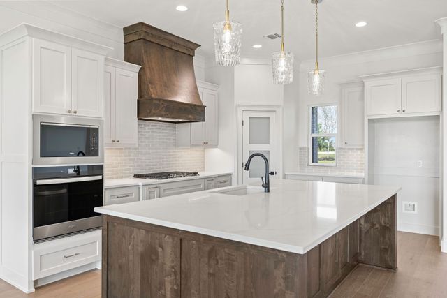 737 Burr Oak Lane, Weatherford, TX 76085