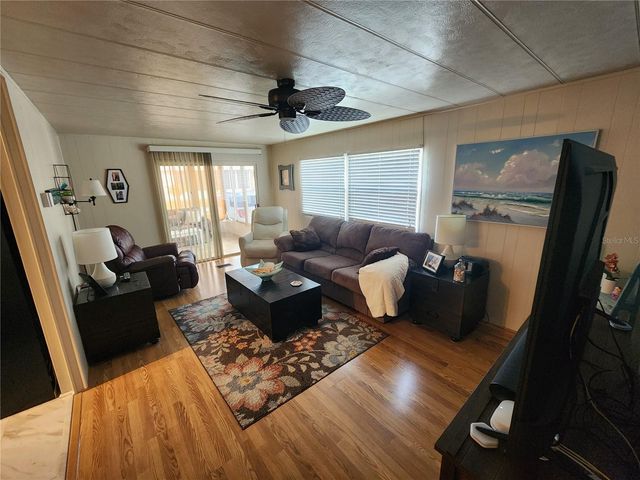 808 53RD AVENUE E 22, Bradenton, FL 34203